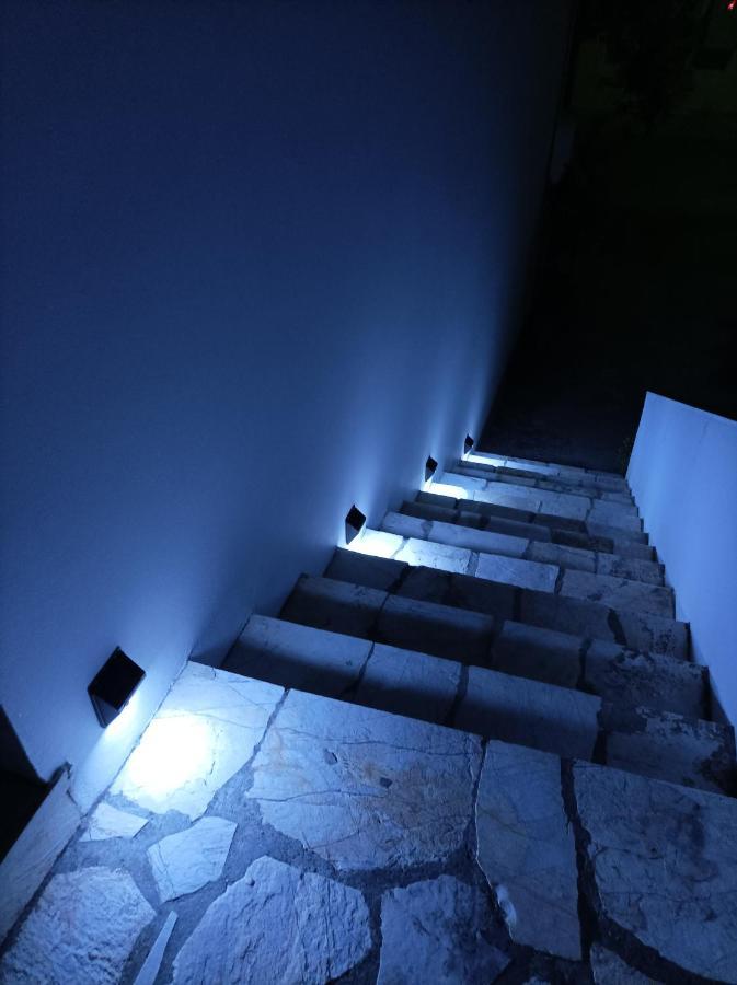 Demy'S Studio Apartment Acharavi  Ngoại thất bức ảnh