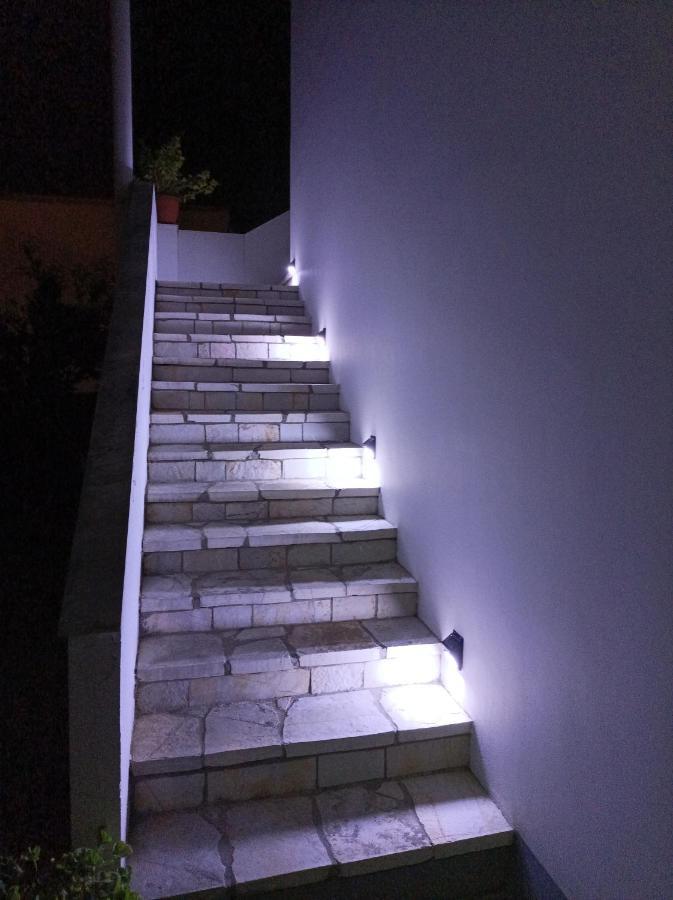Demy'S Studio Apartment Acharavi  Ngoại thất bức ảnh