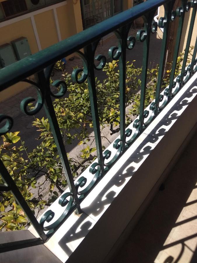 Demy'S Studio Apartment Acharavi  Ngoại thất bức ảnh